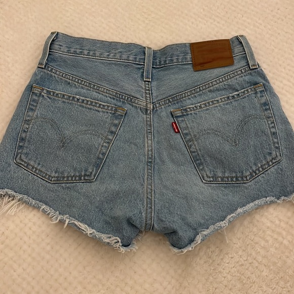 Levi’s 501 High Rise Denim Shorts Size Women’s 26 - Picture 2 of 5